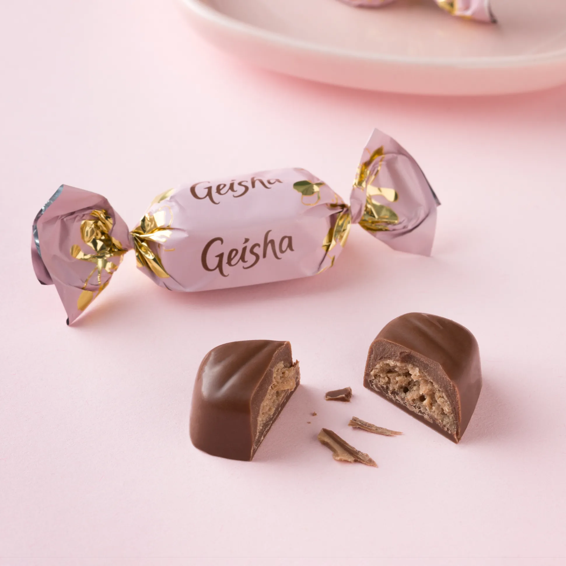 Fazer Geisha Milk Chocolate with Hazelnut Box (150g)