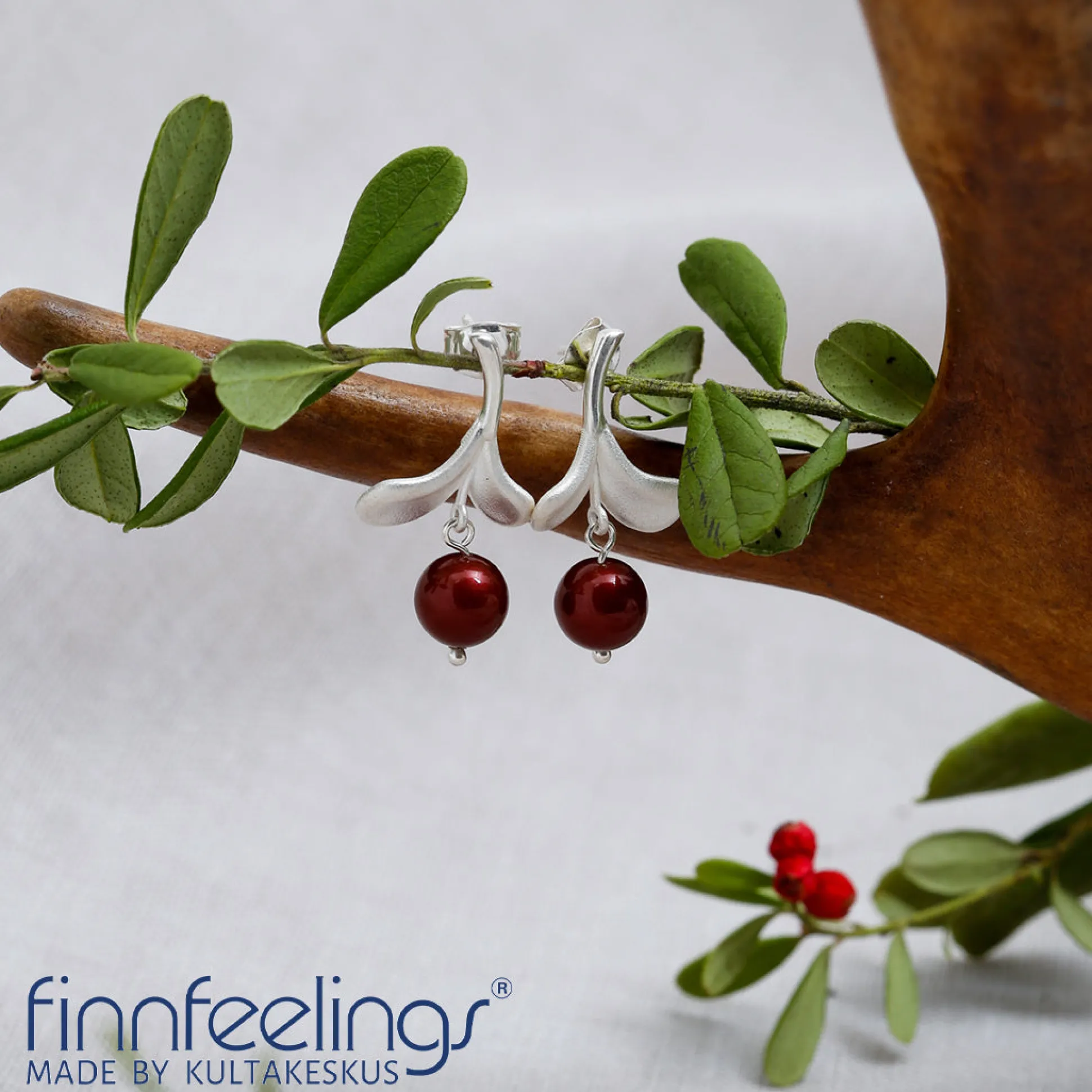 Finnfeelings Lingonberry Silver Earrings