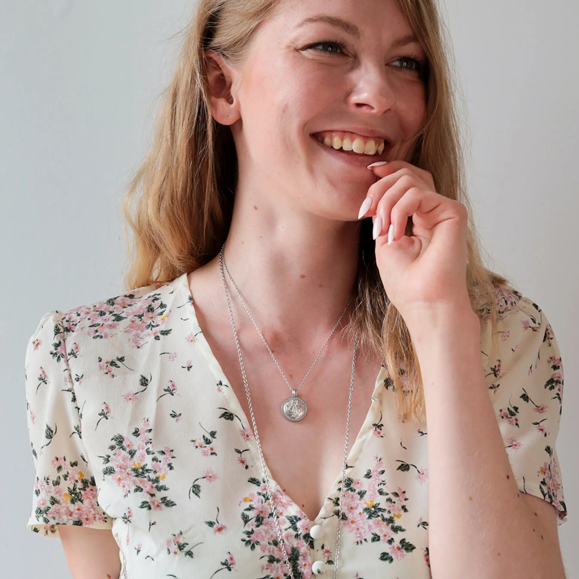 Lumoava Primavera Necklace