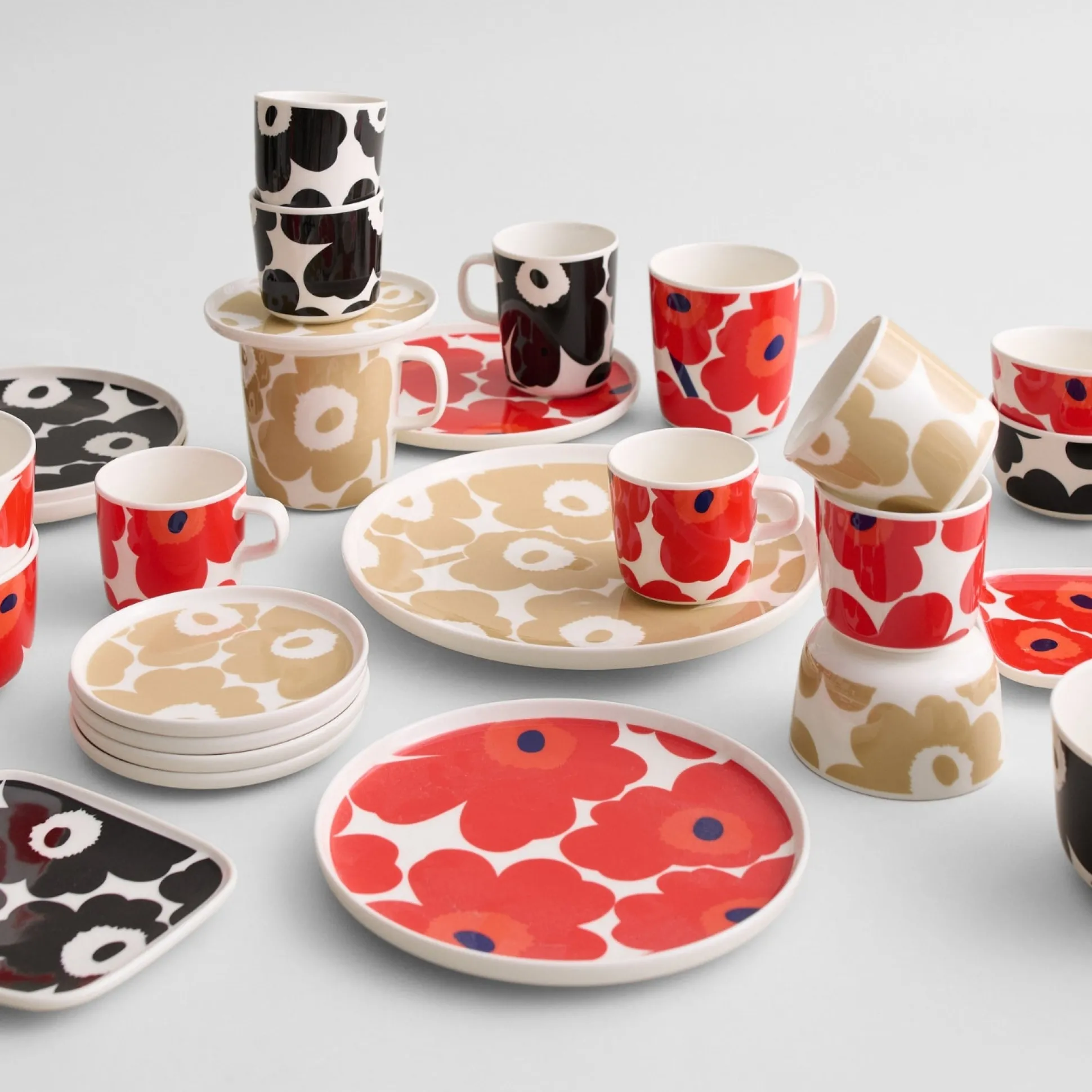 Marimekko Unikko Snack Plate, white/beige